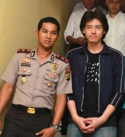 Roger Danuarta tidak bahagia