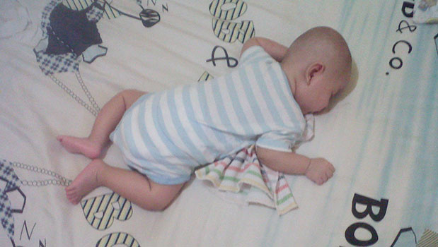 Anak saya, usia 3 bulan