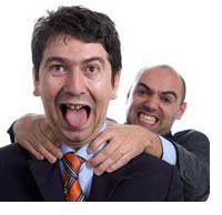 Selesaikan masalah anda dengan pegawai dulu.